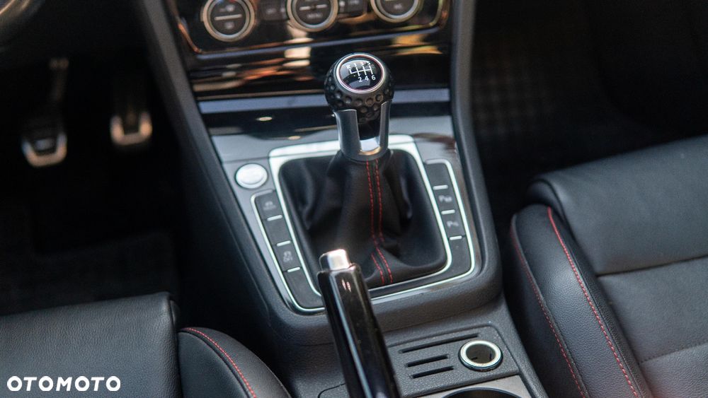 Volkswagen Golf GTI (BlueMotion Technology) Performance - 17