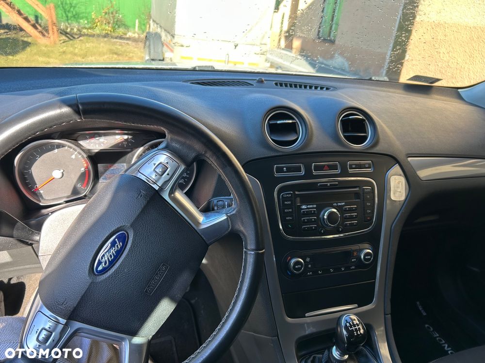 Ford Mondeo - 12