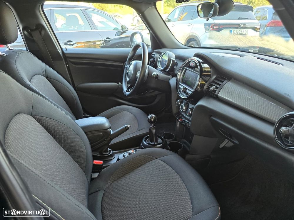 MINI 5 Portas Cooper D - 23