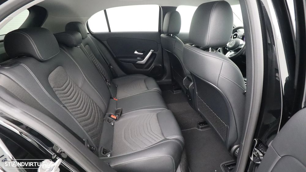 Mercedes-Benz A 180 Limousine d Progressive Aut. - 27