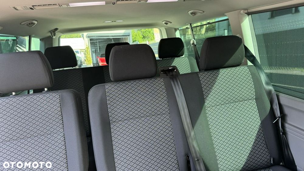 Volkswagen Caravelle - 31