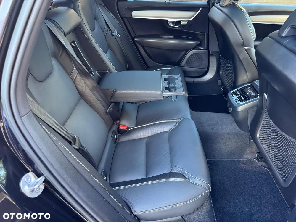Volvo V90 B5 B Ultimate Dark - 36