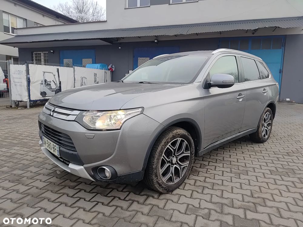 Mitsubishi Outlander 2.2 DI-D 4WD Plus - 32