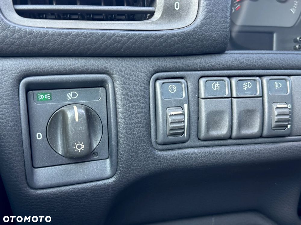 Volvo V70 2.4 T - 25