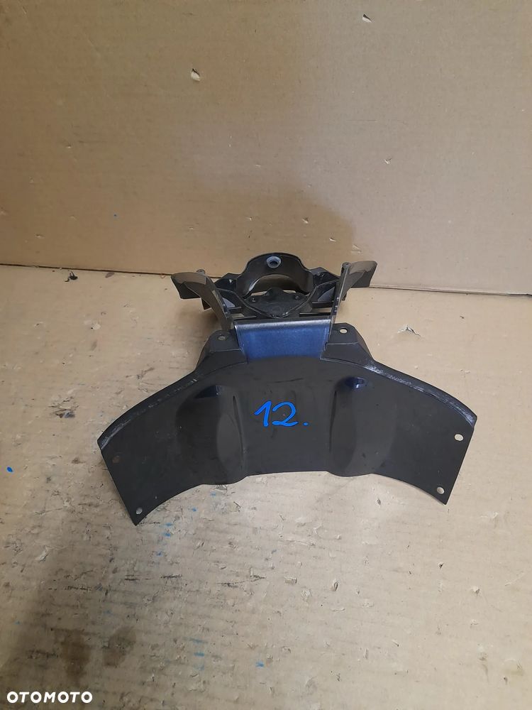 = YAMAHA R6 RJ11 06-07 Wypełnienie czachy nosek - 1