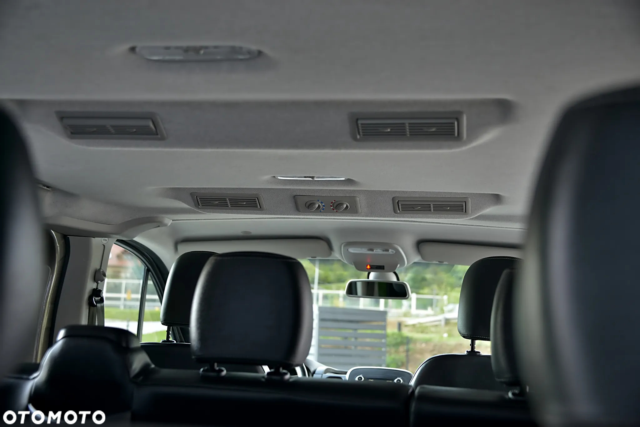 Opel Vivaro - 38