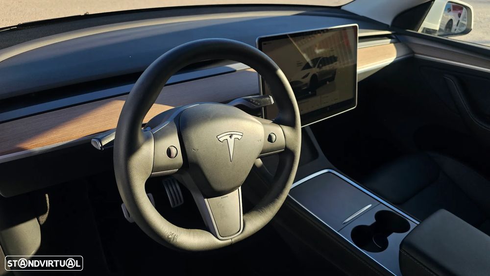 Tesla Model Y Performance Dual Motor AWD - 9