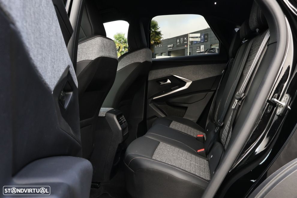 Peugeot 3008 1.2 Hybrid Allure e-DCS6 - 19