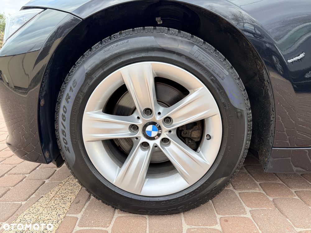 BMW Seria 3 320d DPF - 19