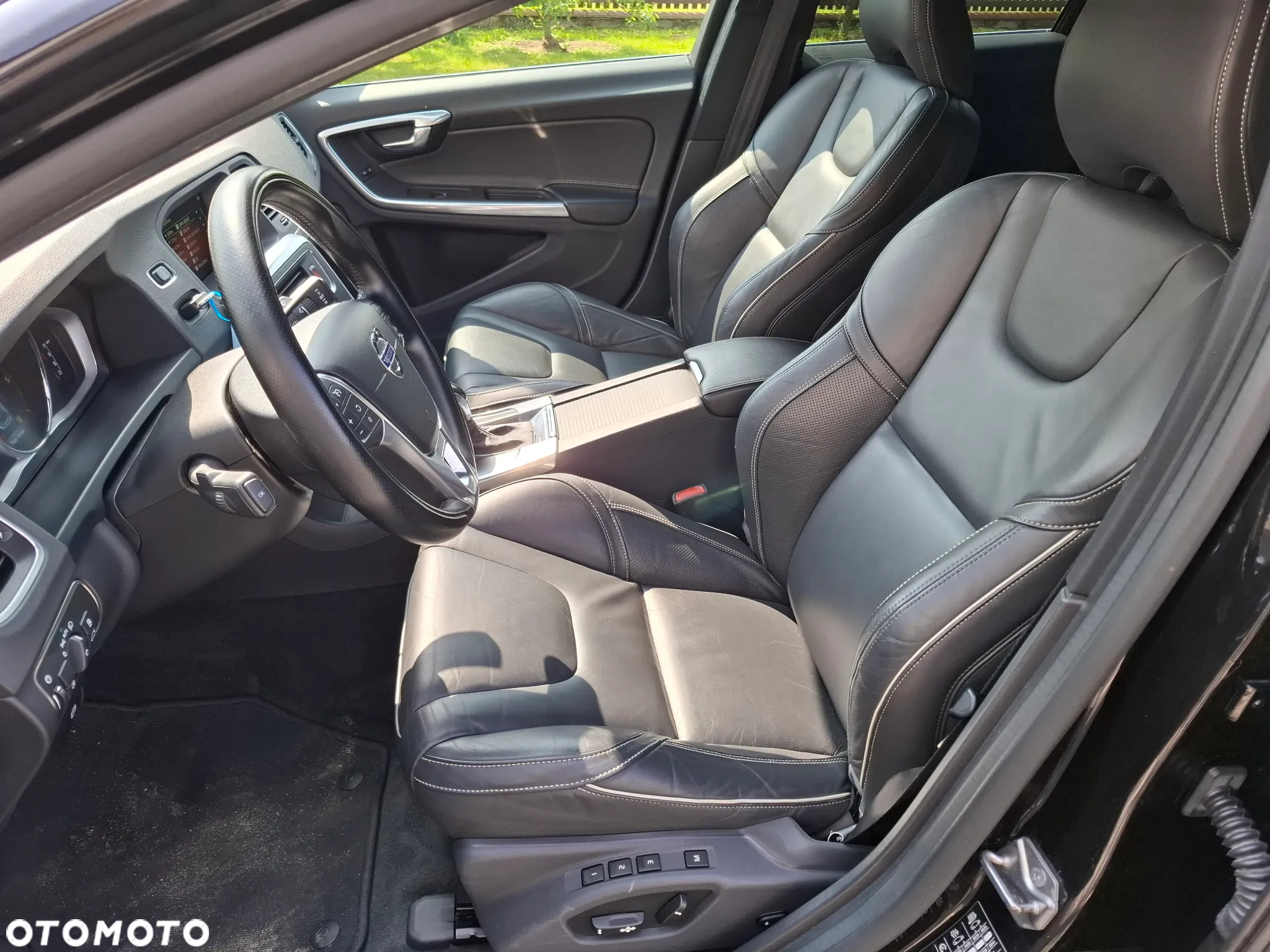 Volvo V60 D4 Drive-E R-Design Momentum - 11