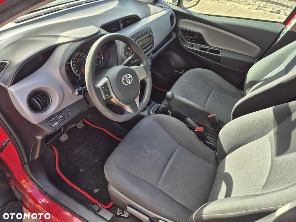 Toyota Yaris - 13