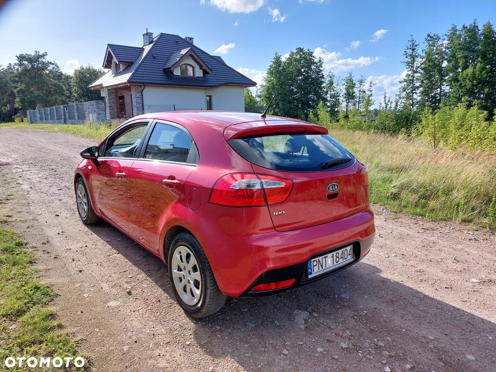 Kia Rio - 4