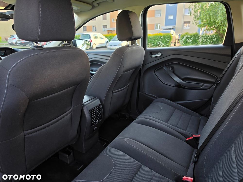 Ford Kuga 1.6 EcoBoost 2x4 Titanium - 19