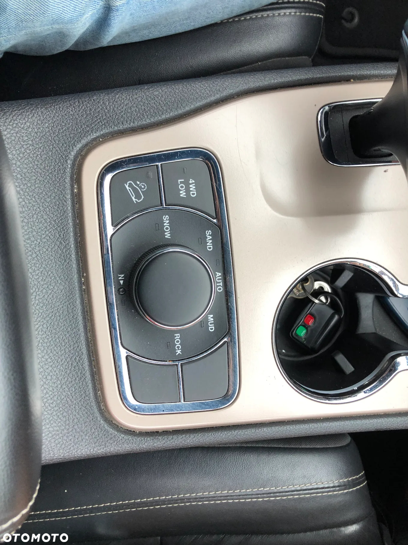 Jeep Grand Cherokee - 16