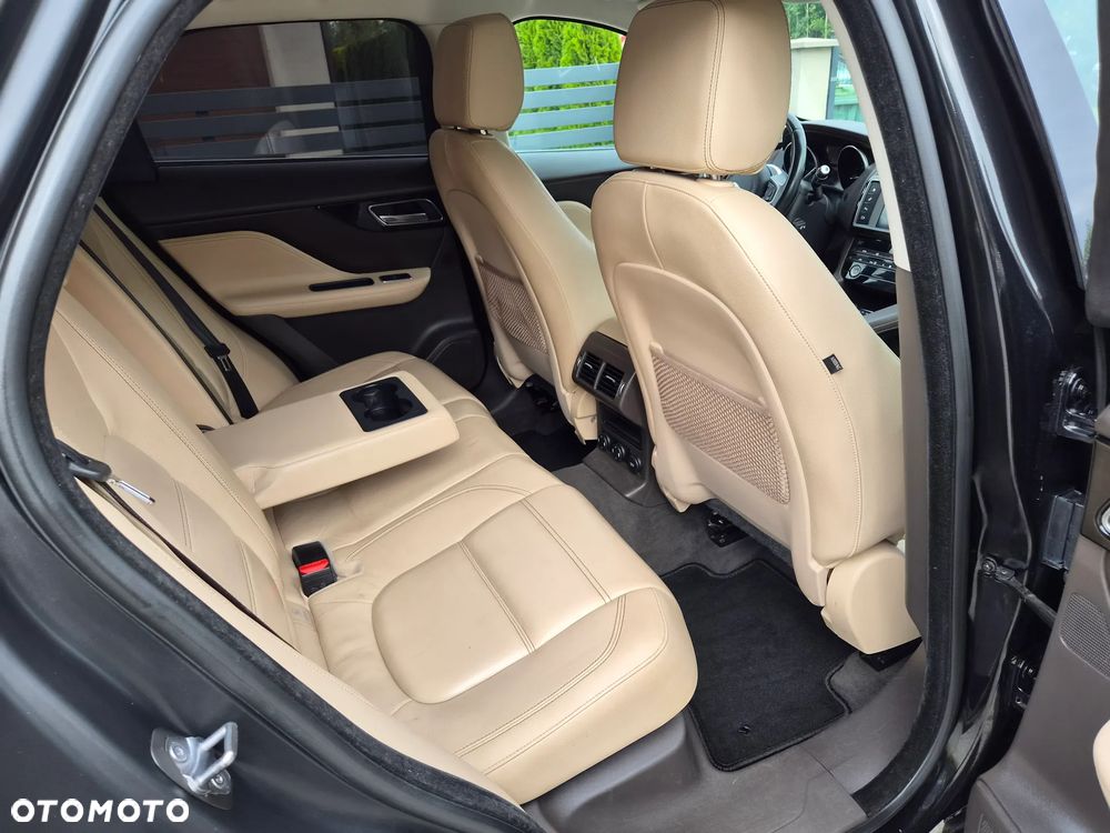 Jaguar F-Pace 20d AWD Prestige - 8