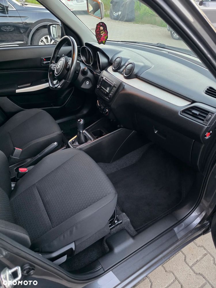 Suzuki Swift 1.2 Dualjet SHVS Premium Plus - 10