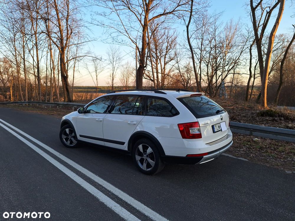 Skoda Octavia Combi 2.0 TDI 4x4 Scout - 5