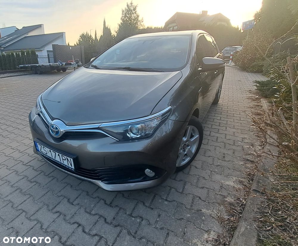 Toyota Auris 1.8 HSD Sol - 1