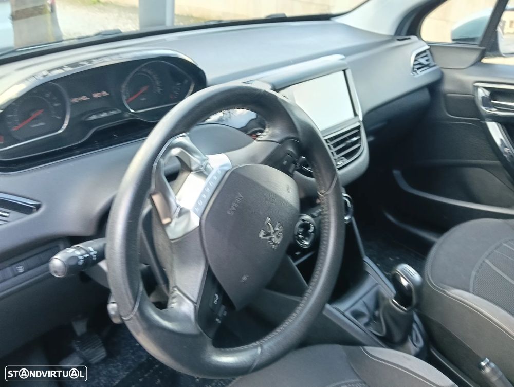 Peugeot 208 1.2 VTi Allure - 12