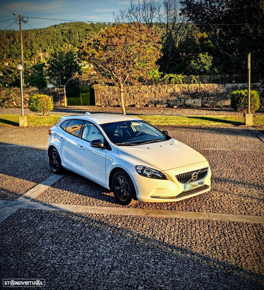 Volvo V40 D3 Momentum - 32