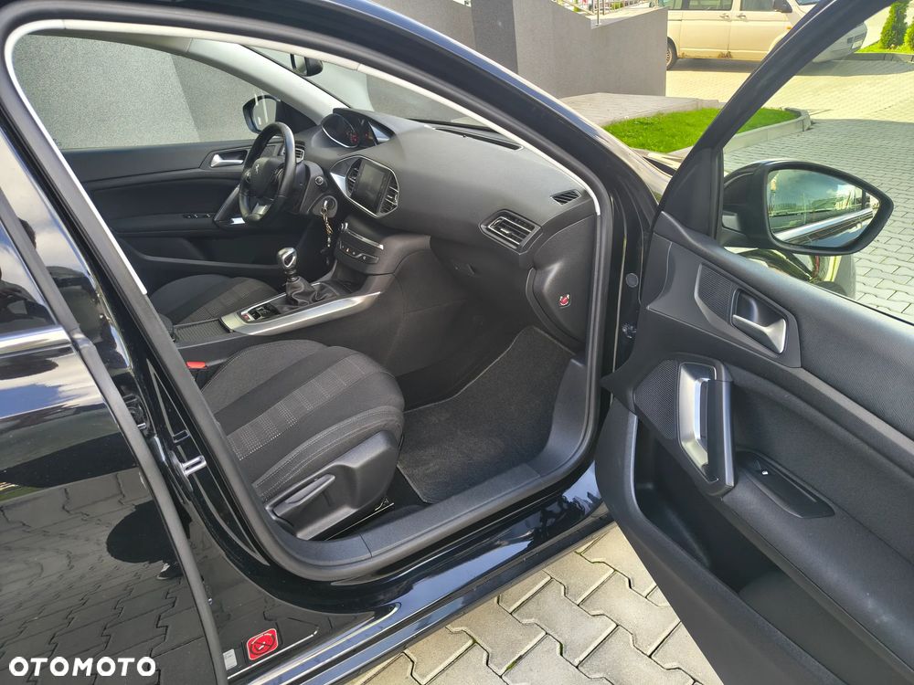 Peugeot 308 1.6 BlueHDi Business Line S&S - 11