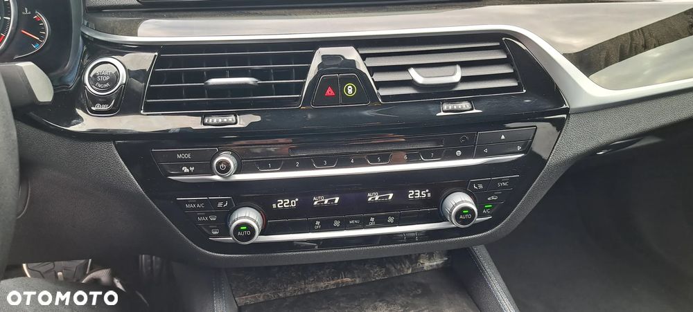 BMW Seria 5 530d xDrive M Sport sport - 33