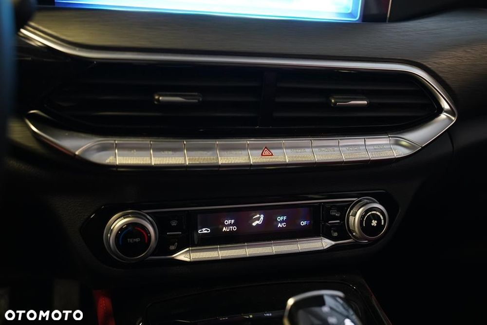 Bestune T77 1.5T Business DCT - 18