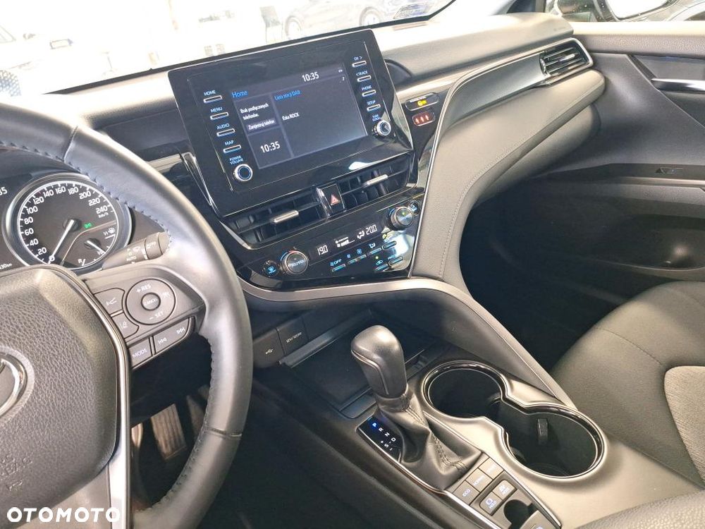 Toyota Camry - 12