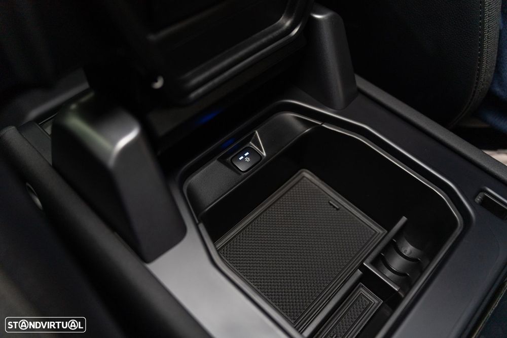 Land Rover Defender 2.0 D 110 AWD SE - 25