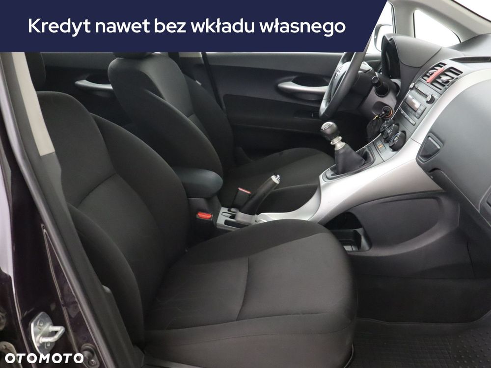 Toyota Auris - 11