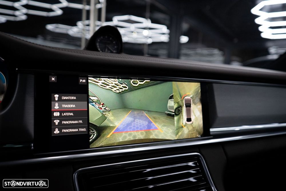 Porsche Panamera Sport Turismo 4 E-Hybrid - 60