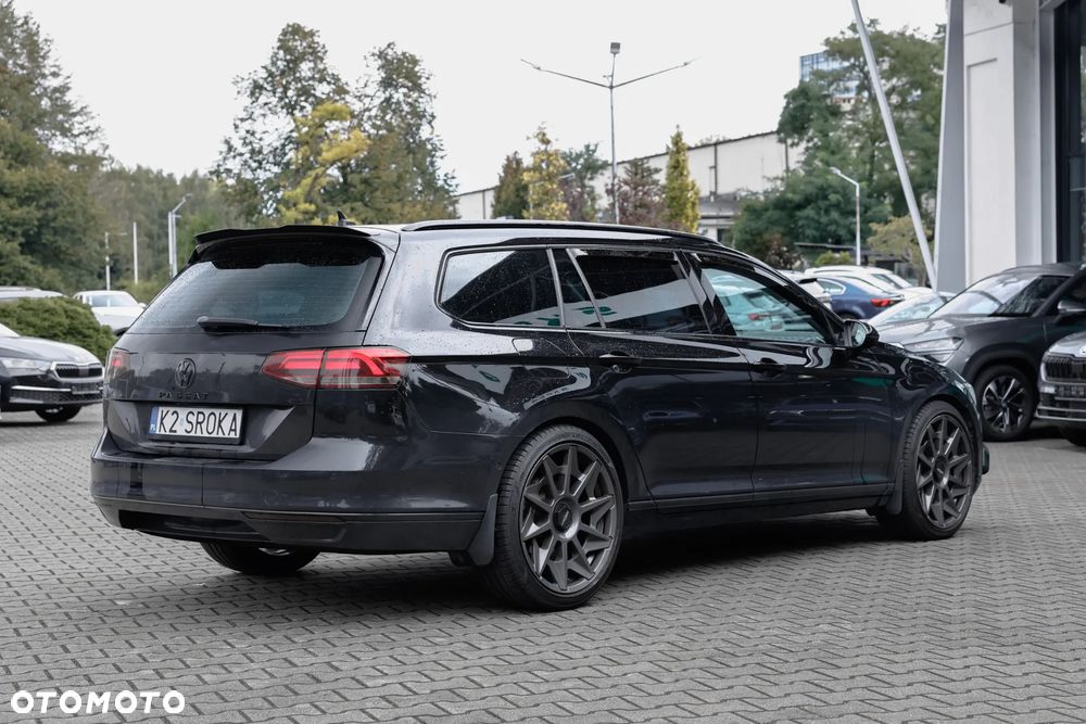 Volkswagen Passat - 12