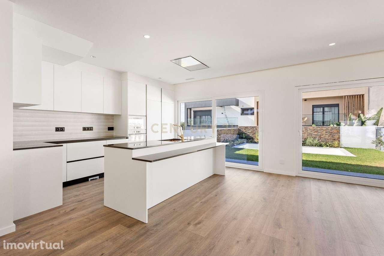 Moradia T4 jardim e piscina - Grande imagem: 3/29