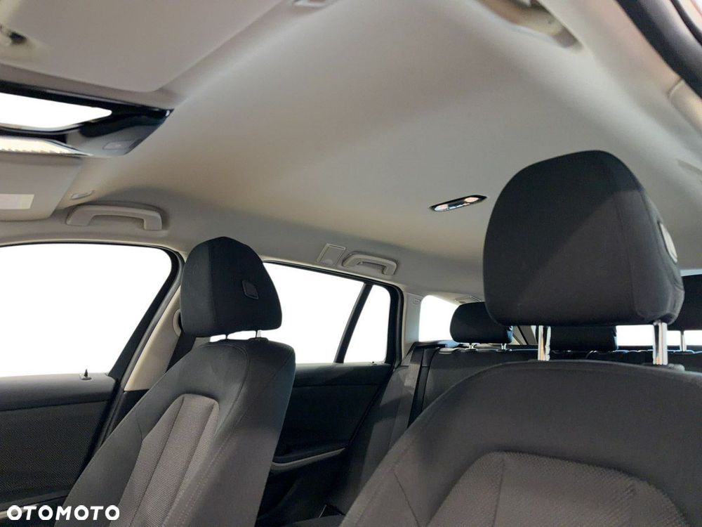 BMW Seria 3 318i - 21