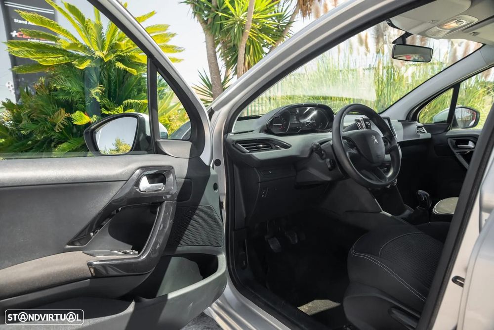 Peugeot 208 1.2 PureTech Signature - 14