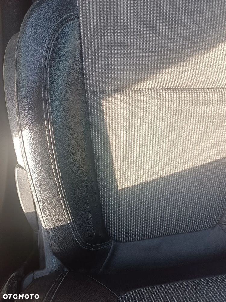 Opel Astra IV 1.6 Executive - 7