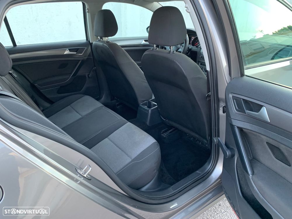 VW Golf - 9
