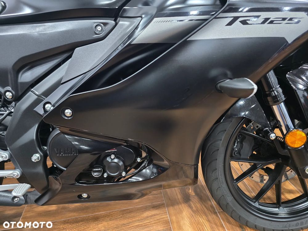 Yamaha YZF - 12
