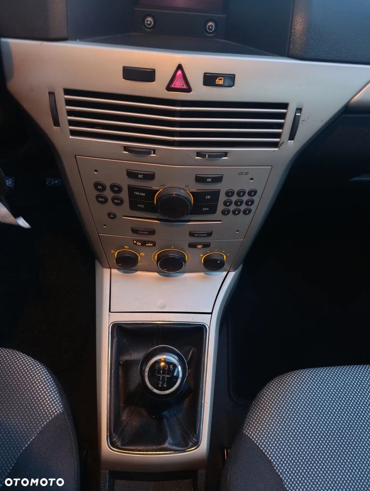 Opel Astra 1.4 Enjoy - 17