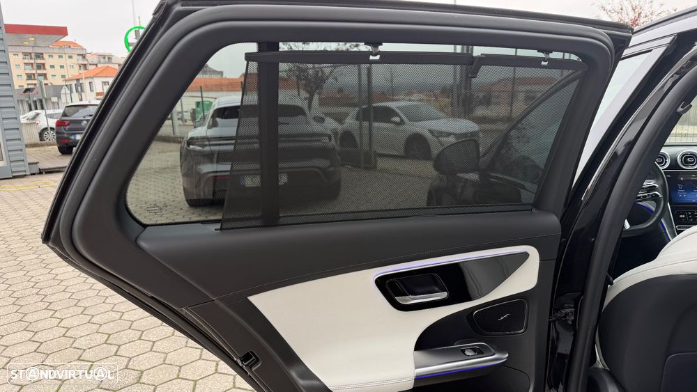 Mercedes-Benz C 300 e AMG Line - 22