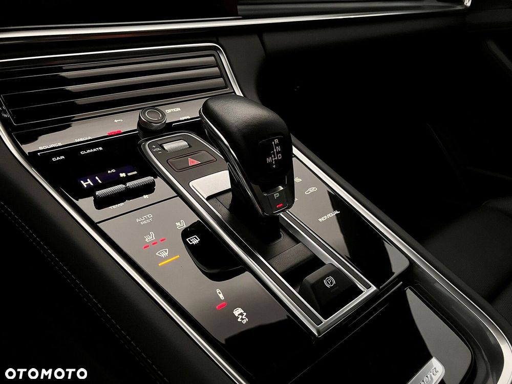 Porsche Panamera - 32