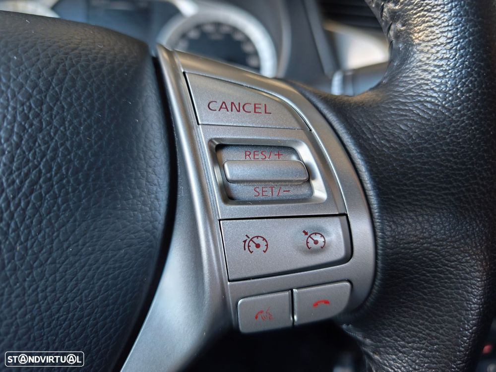 Nissan Navara 2.3 dCi CD 4WD Tekna Auto - 17