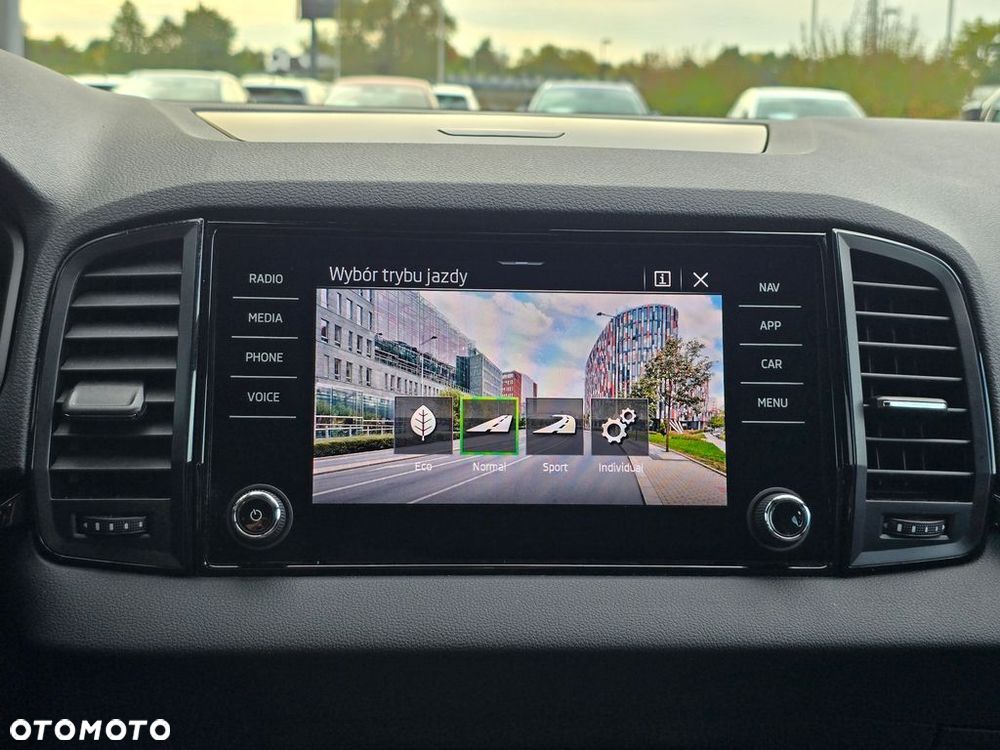 Skoda Karoq 1.5 TSI ACT Sportline DSG - 32