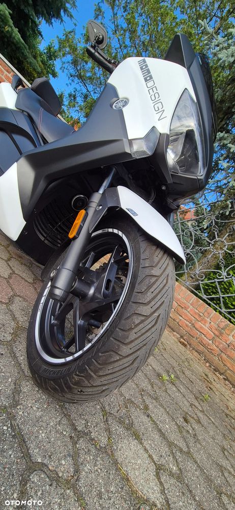 Yamaha X-max - 10