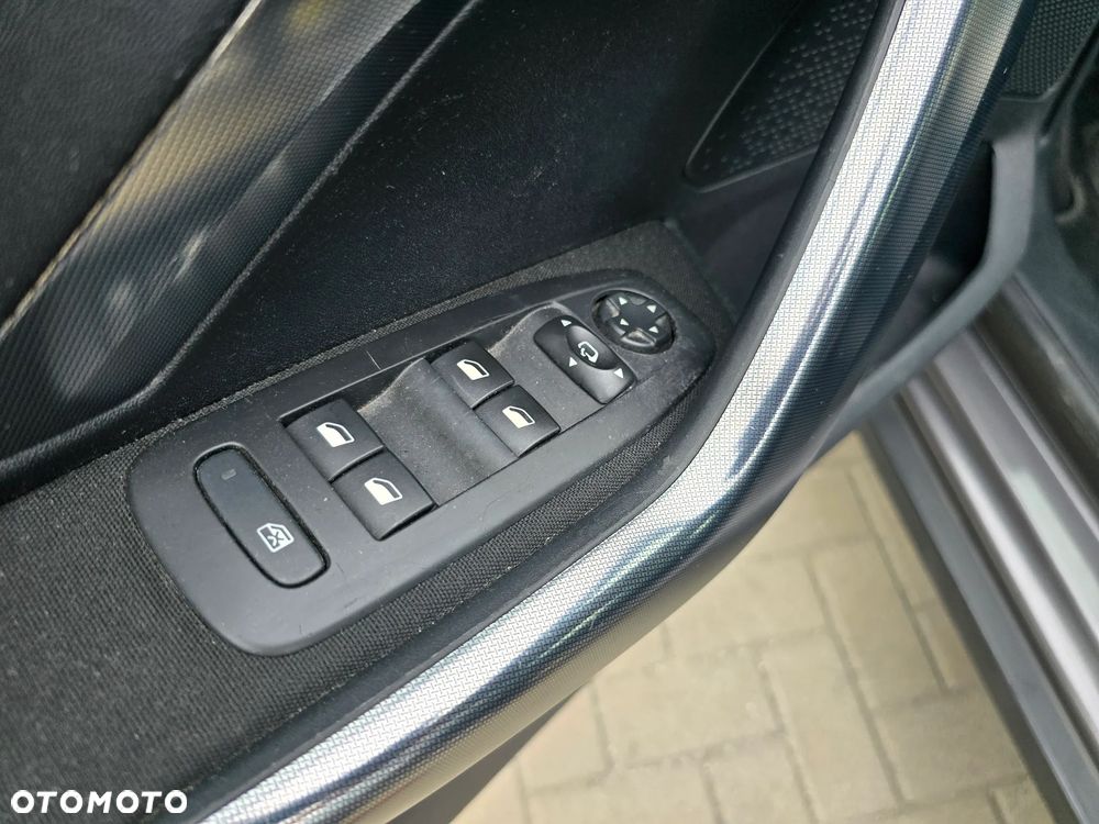 Peugeot 2008 - 24