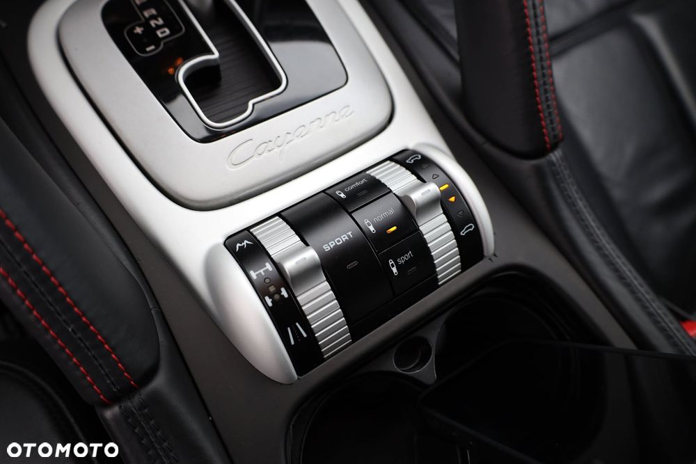 Porsche Cayenne S Tiptronic - 27