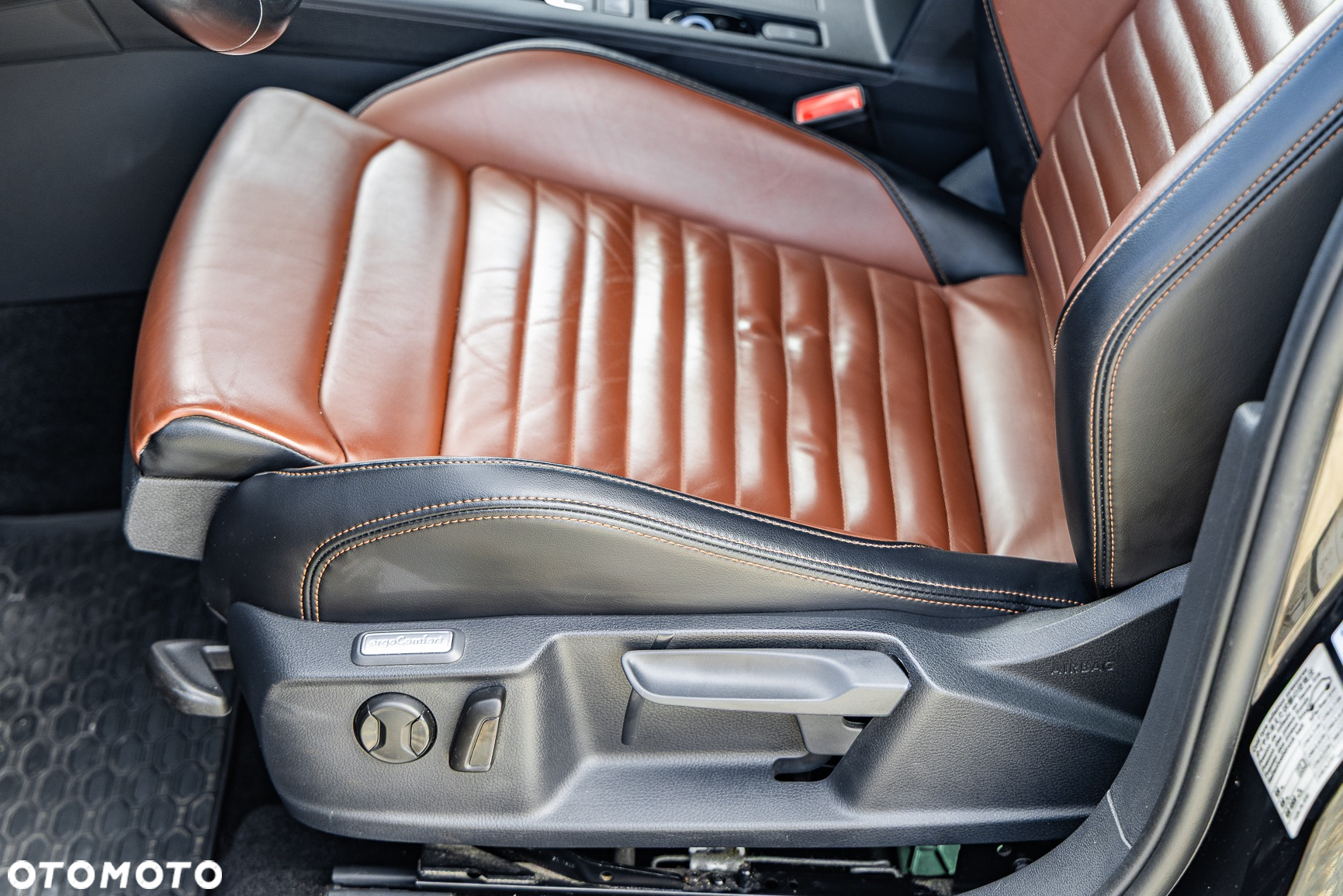 Volkswagen Passat 2.0 TSI Elegance DSG - 27