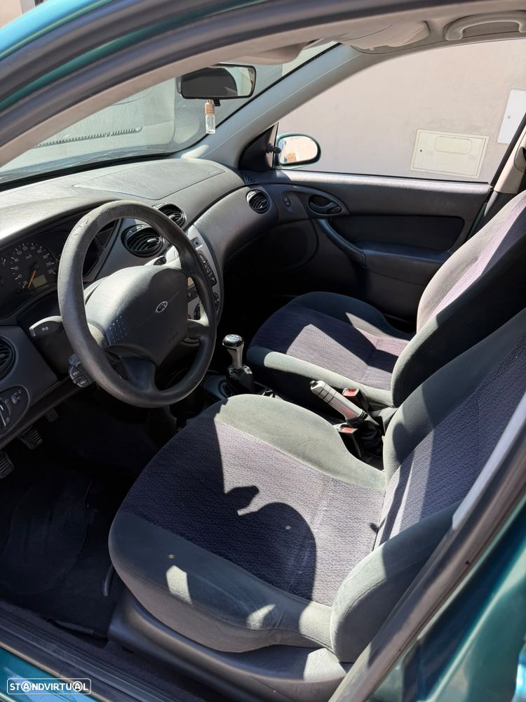 Ford Focus - 11