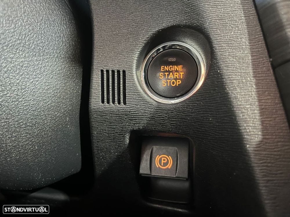 Toyota Avensis SW 2.0 D-4D Exclusive +Pele+GPS - 20