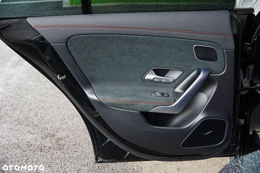 Mercedes-Benz CLA AMG 45 S 4-Matic 8G-DCT - 31